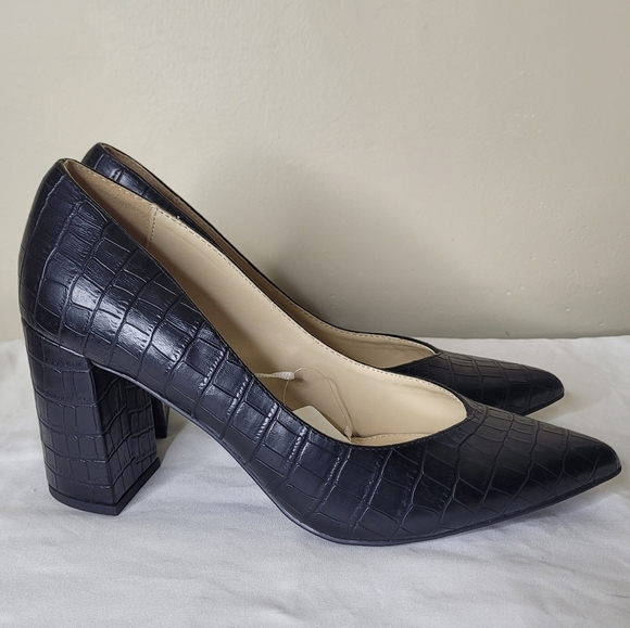 Liz Claiborne Haslett Pumps NWT Black Croc-Embossed Pointed Toe Career Preppy 11 - Picture 2 of 11